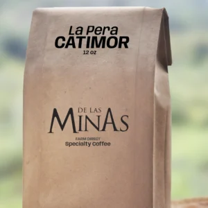 Close-up detail of the La Pera Catimor specialty coffee packaging from Café de las Minas.